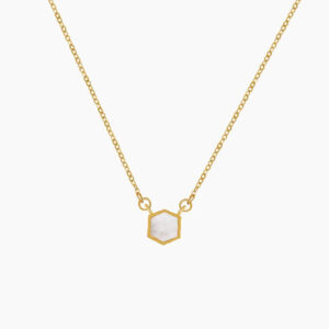 Eng ravely Pendant Necklace with Ivory Pearl Stone